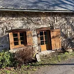 Au Coeur Des Lacs Calme Absolu Et Confort Moderne Casa vacanze Tremouille (Cantal)
