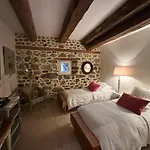 Au Coeur Des Lacs Calme Absolu Et Confort Moderne Tremouille (Cantal)