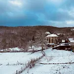 Au Coeur Des Lacs Calme Absolu Et Confort Moderne * Tremouille (Cantal)