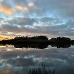 Au Coeur Des Lacs Calme Absolu Et Confort Moderne Tremouille (Cantal)