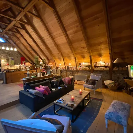 Au Coeur Des Lacs Calme Absolu Et Confort Moderne Tremouille (Cantal)