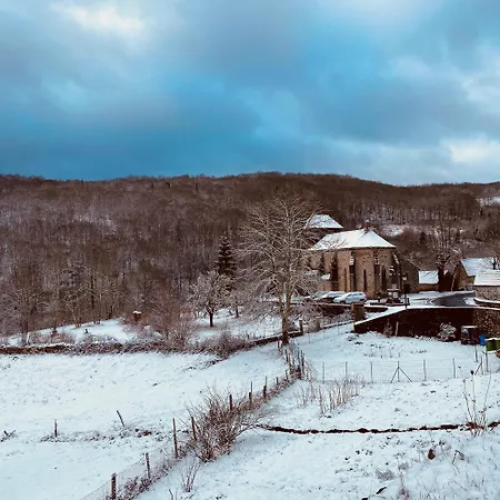 Au Coeur Des Lacs Calme Absolu Et Confort Moderne * Tremouille (Cantal)