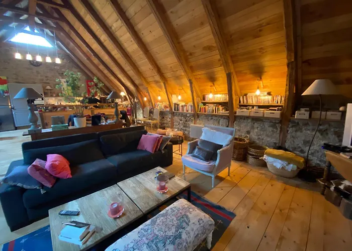 Au Coeur Des Lacs Calme Absolu Et Confort Moderne Holiday home Tremouille (Cantal)