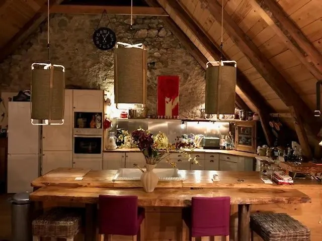 Au Coeur Des Lacs Calme Absolu Et Confort Moderne Tremouille (Cantal)